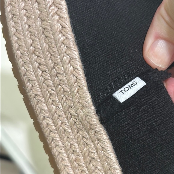 Toms Valencia Black Espadrille Platform Slip-Ons. 10. Excellent condition. Nice! - Picture 5 of 8